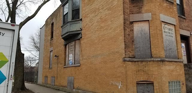 2nd image of 6401 S Eberhart Ave