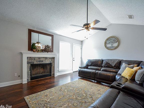 4th image of 5 Shamsie Dr