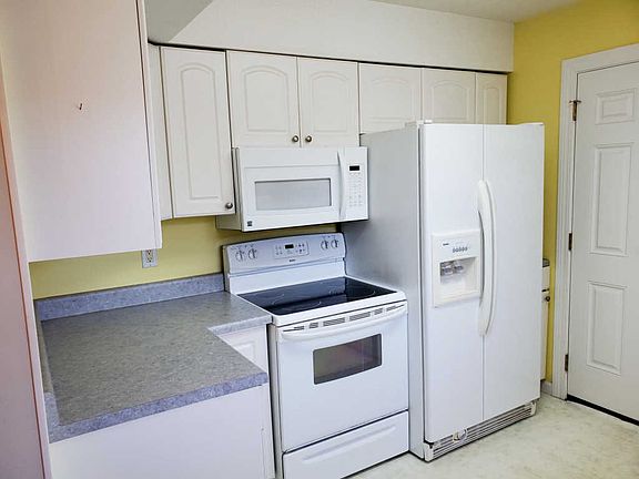 3rd image of 1322 Julia Dr
