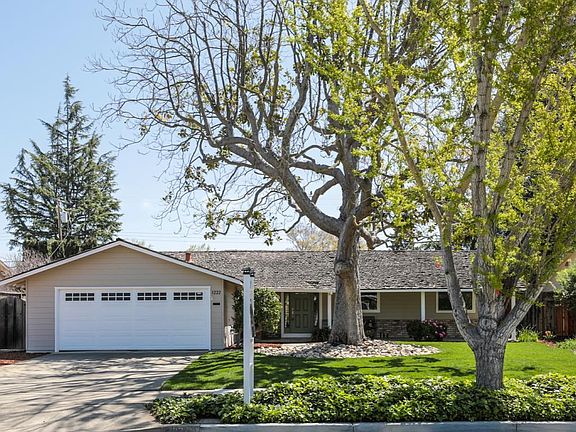 4th image of 1222 Elderberry Dr