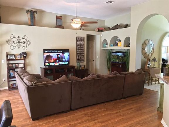4th image of 124 Country Lakes Cir