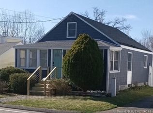 215 Hotchkiss Grove Rd, Branford, CT 06405