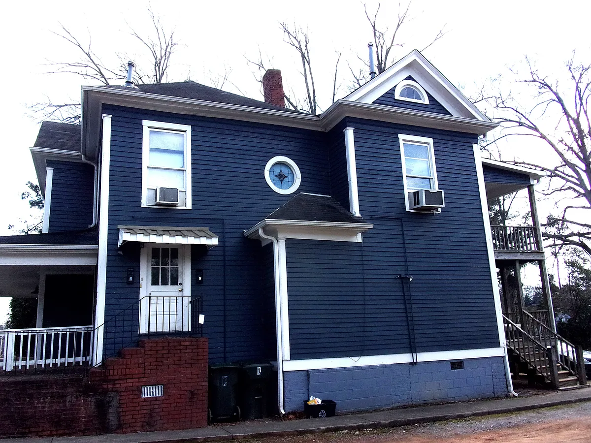 Building Photo - 401 Charlotte Ave #D