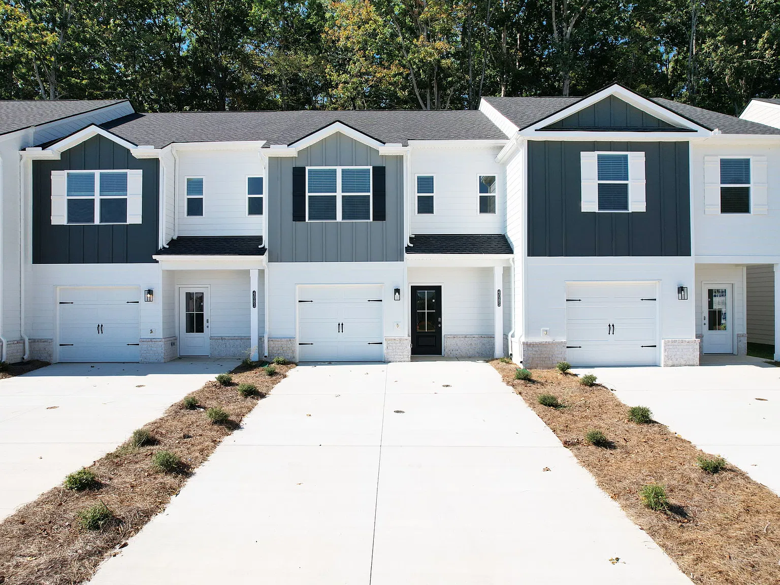 New Construction! 3bd/2.5ba Townhouse With A Garage — Photo 4