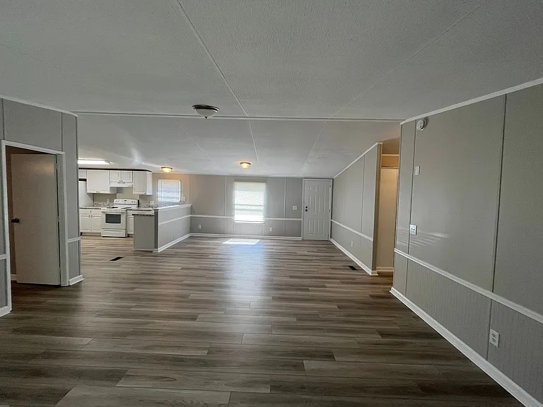 6803 Waters Ave — Photo 15