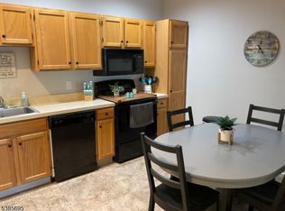 5318 Richmond Rd UNIT 318, West Milford, NJ 07480