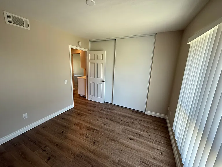 24120 Village 24 — Photo 12