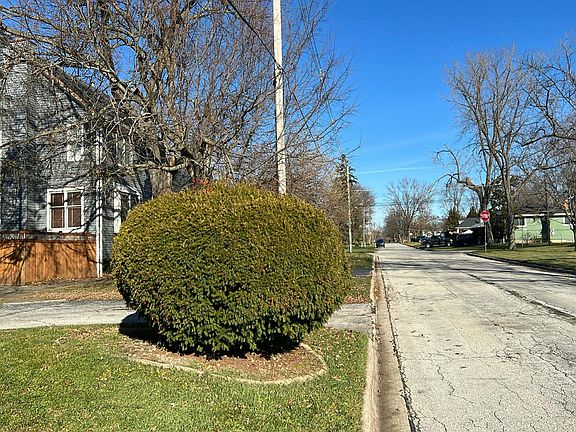 4th image of 18808 Highland Ave
