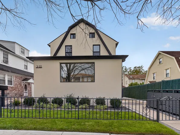 310 150th St Floor 2, Whitestone, NY 11357