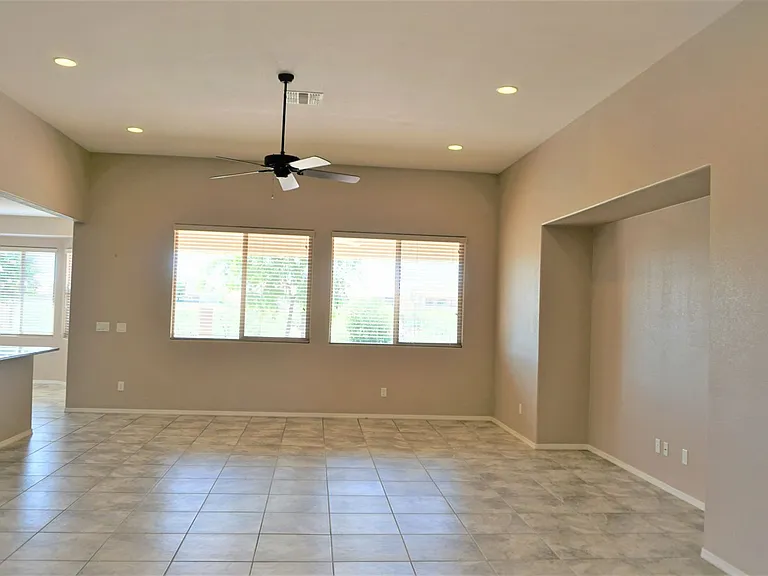 1858 Prairie Grass Dr — Photo 4