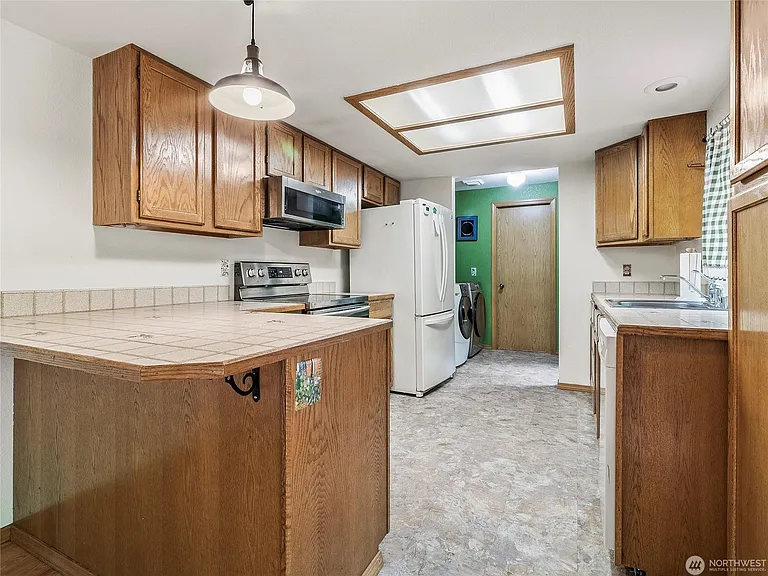 2277 Big Timber Pl SE — Photo 9