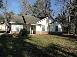 1136 Lake Dr, Midway, GA 31320