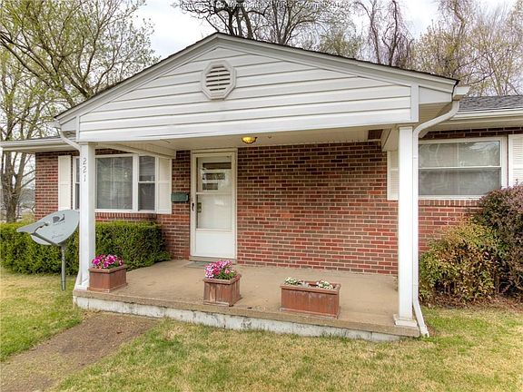 2nd image of 221 Baer St