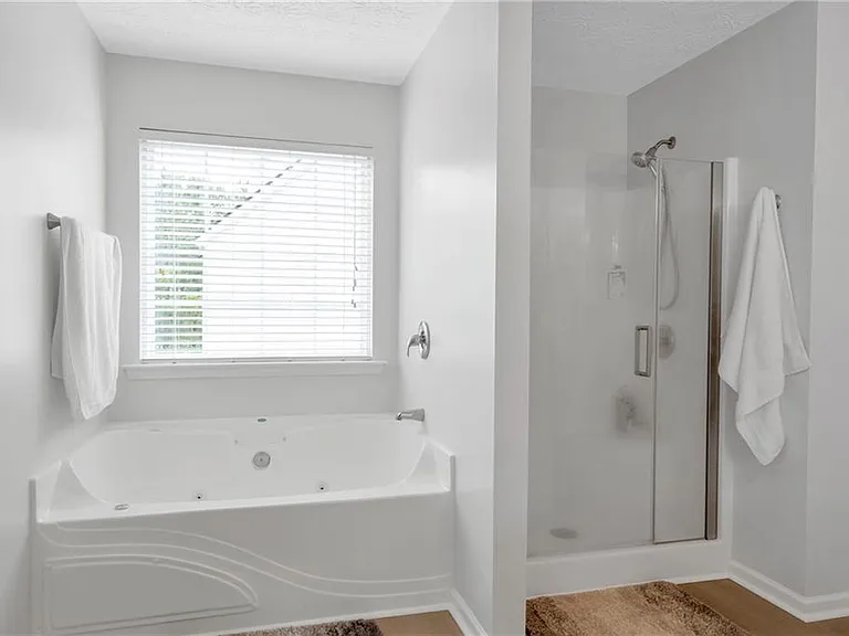 709 Roxholly Ln — Photo 20