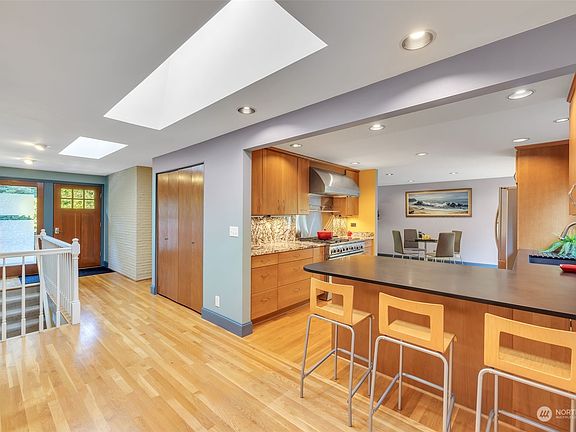4th image of 8333 Woodbrook Lane
