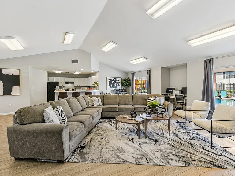 Las Villas De Leon Apartments — Photo 15