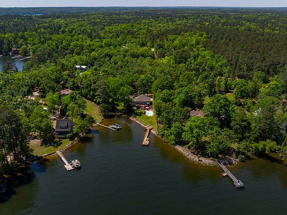 2nd image of 1305 Rock Island Rd