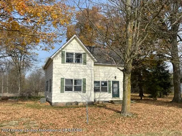 3807 E Five Point Hwy, Charlotte, MI 48813