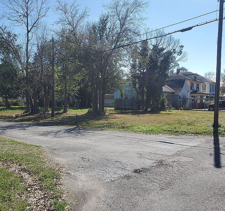 2nd image of 3448 5th St