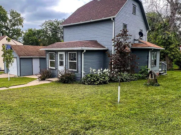 236 E C St, Forest City, IA 50436