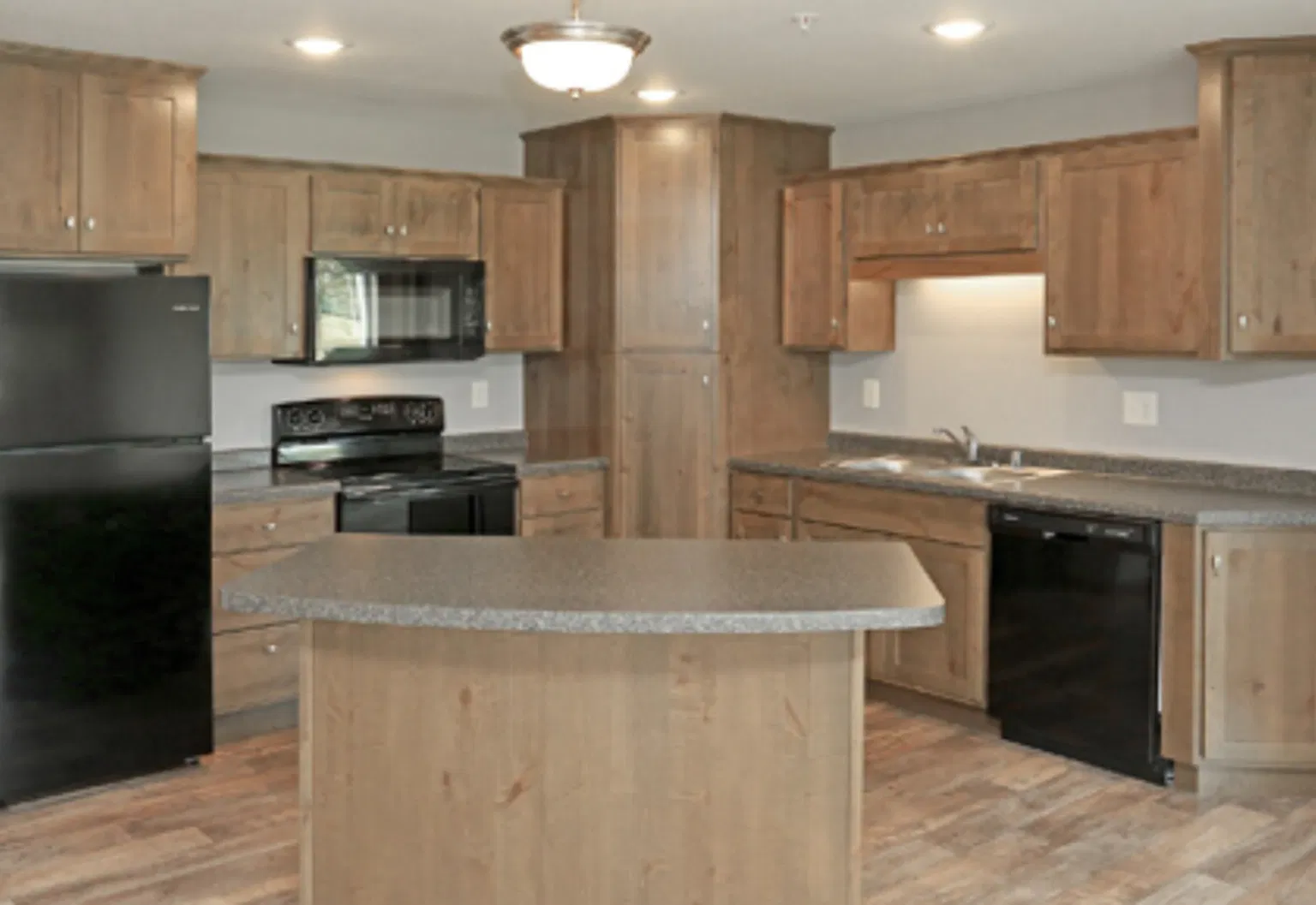 Mainstreeter Apartments — Photo 1