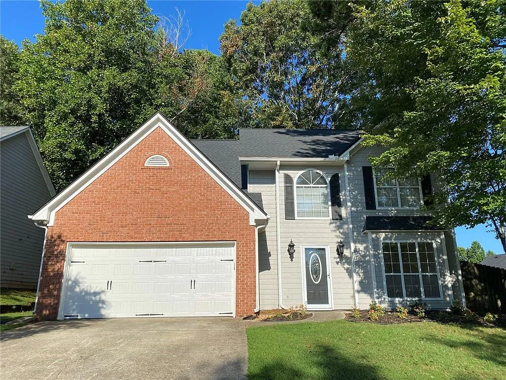 3 bed, 2.5 bath, 2455 sqft, $2,600 — Photo 1
