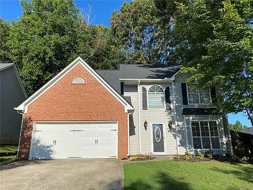 640 Suwanee Lakes Cir Photo 1