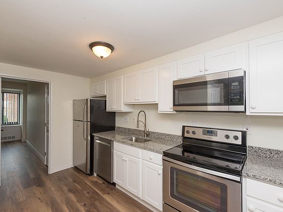 4th image of 1199 Whitney Ave APT 223
