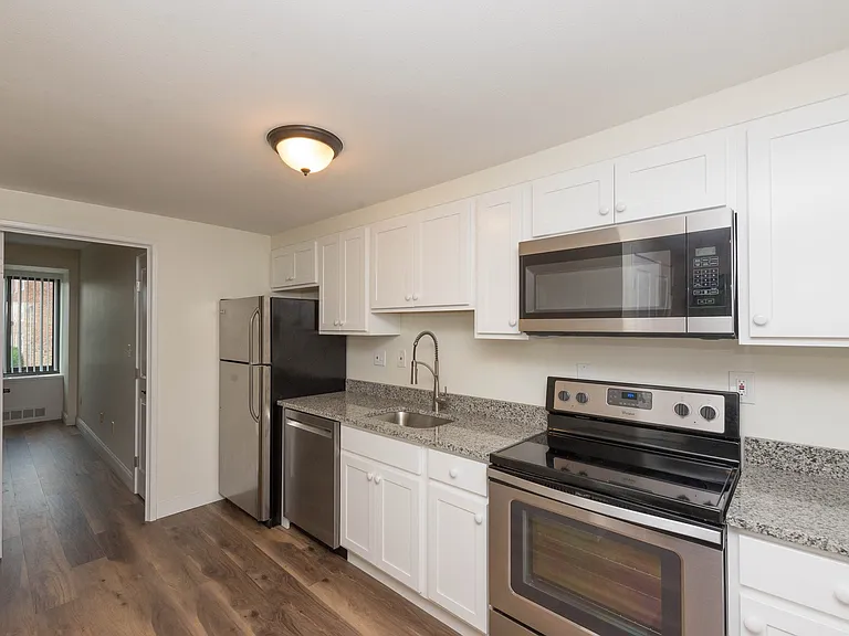 Lakewood Apartments — Photo 21