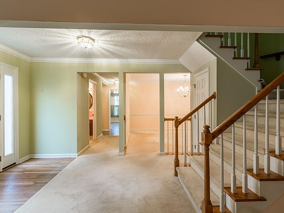 3rd image of 8117 Crimson Ln