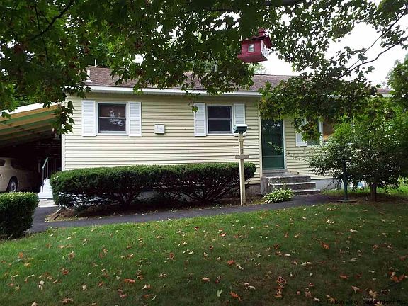2nd image of 2 Boxwood Ct