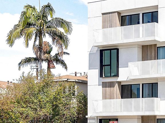 2nd image of 4847 Beverly Blvd #303-5