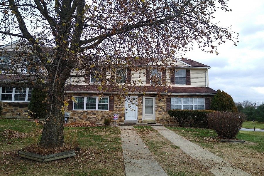 1st image of 500 Lancaster Ct