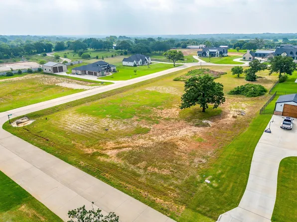 320 Pear Valley Ln, Burleson, TX 76028