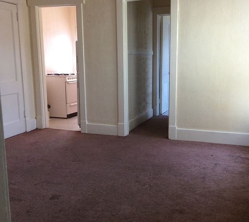 1st image of 300 S 16th St APT 105
