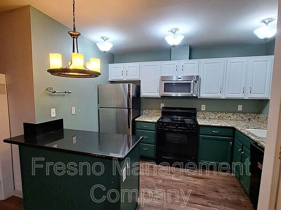 4th image of 829 E Dudley Ave