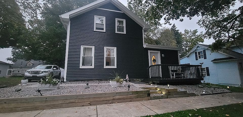 1st image of 126 Crum St