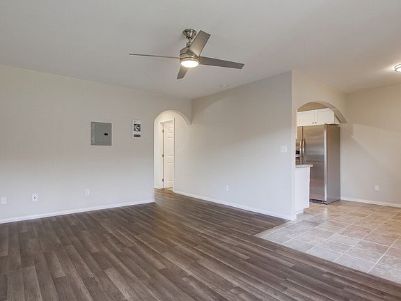 4th image of 3215 44th St Unit 20