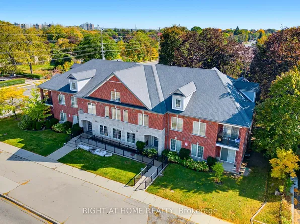 960 Bloor St, Mississauga, ON L4Y 2N1