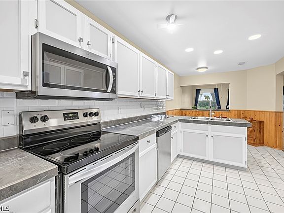 3rd image of 12051 Champions Green Way APT 313