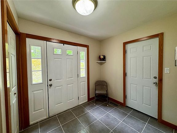 4th image of 391 Rose Marie Ln