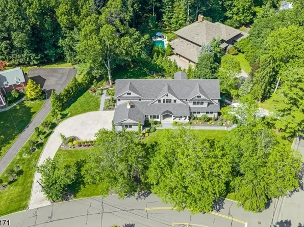330 Hartshorn Dr, Millburn Twp., NJ 07078