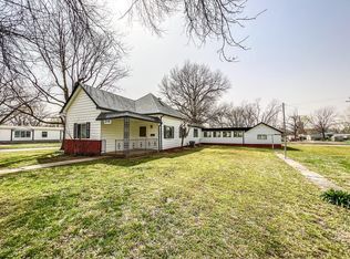 218 S Neosho St, Cherryvale, KS 67335