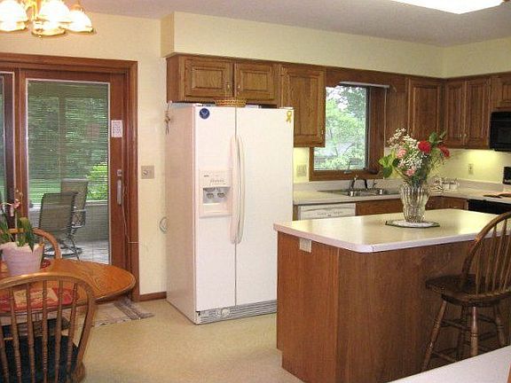 Kitchen has Island and Nook