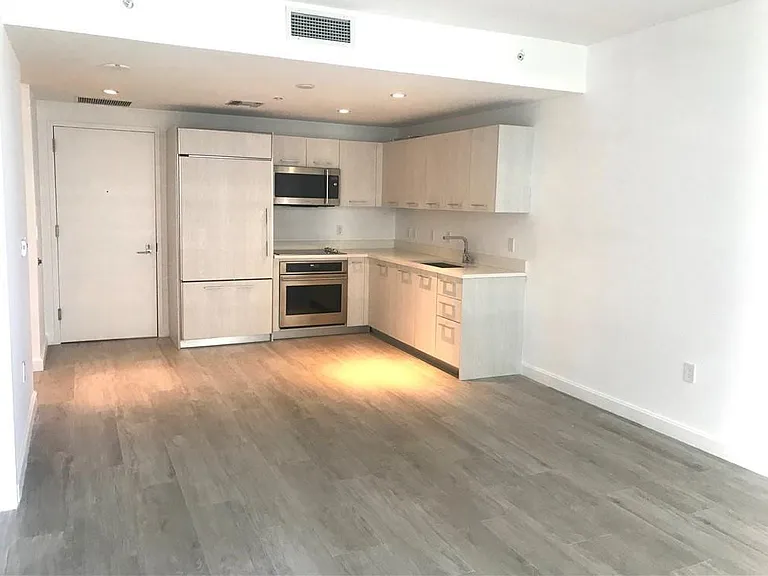 45 SW 9th St #3707 — Photo 23