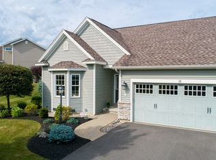 14 Hampton Cir, Clifton Park, NY 12065