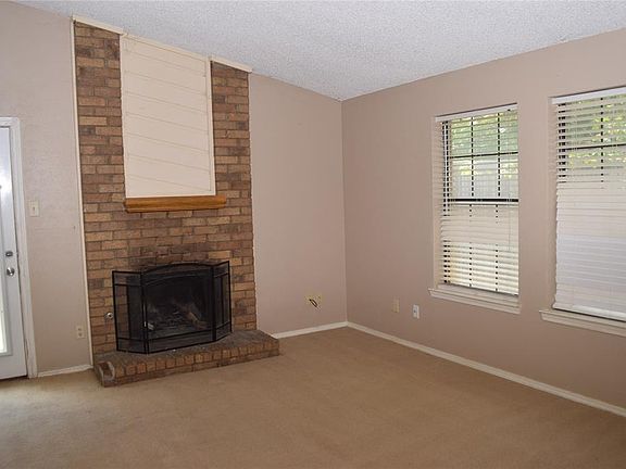 4th image of 8618 Holly St