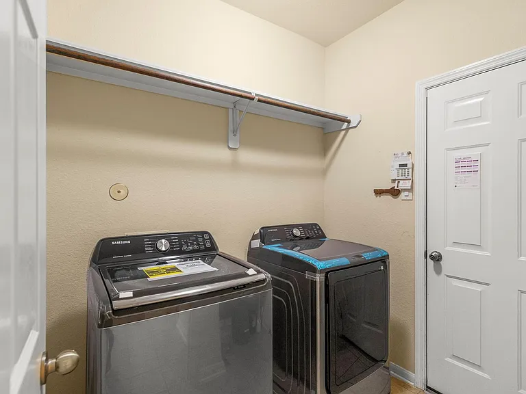 1146 Glenwood Canyon Ln — Photo 22