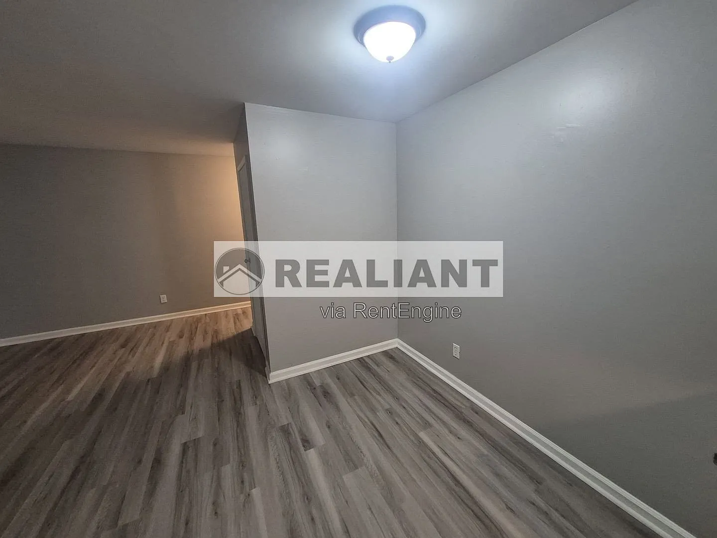1 bed, 1.0 bath, $995 — Photo 4