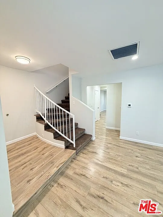 3 bed, 3.0 bath, 1850 sqft, $5,100 — Photo 4